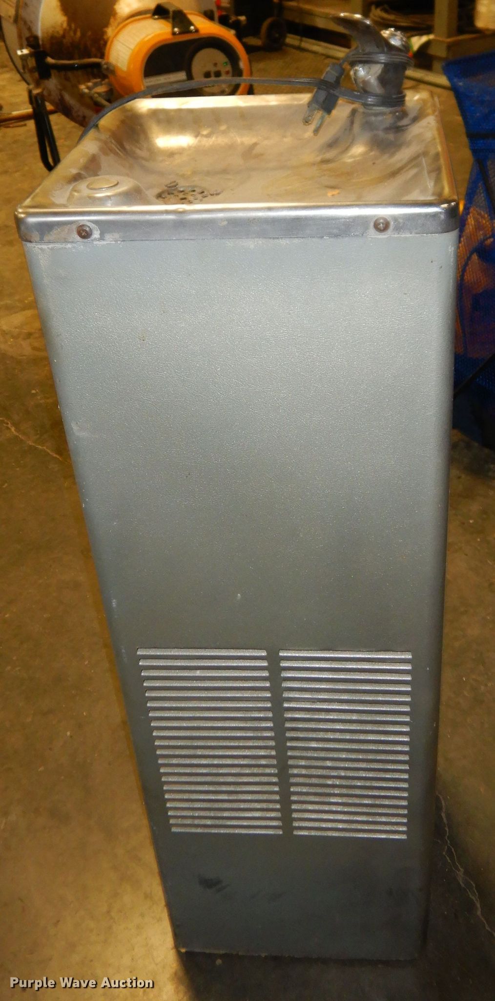 Manitowoc ice machine in Joplin, MO Item FA9867 sold Purple Wave