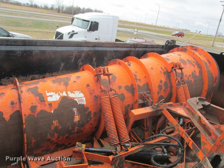 image for item DA8334 2001 Mack RD688S dump truck