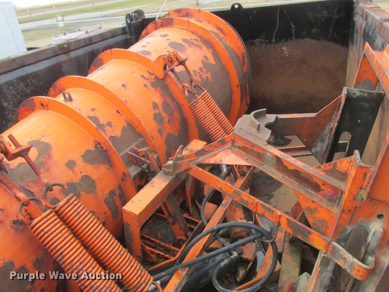 image for item DA8334 2001 Mack RD688S dump truck