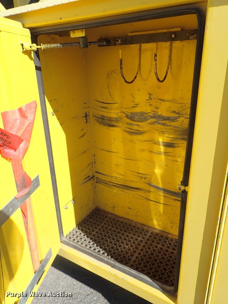 image for item DB7545 2004 Ford F750 Super Duty digger derrick truck