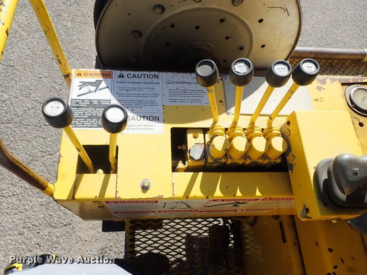 image for item DB7545 2004 Ford F750 Super Duty digger derrick truck