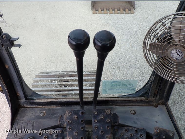 image for item DB7554 1999 JCB JS330L excavator