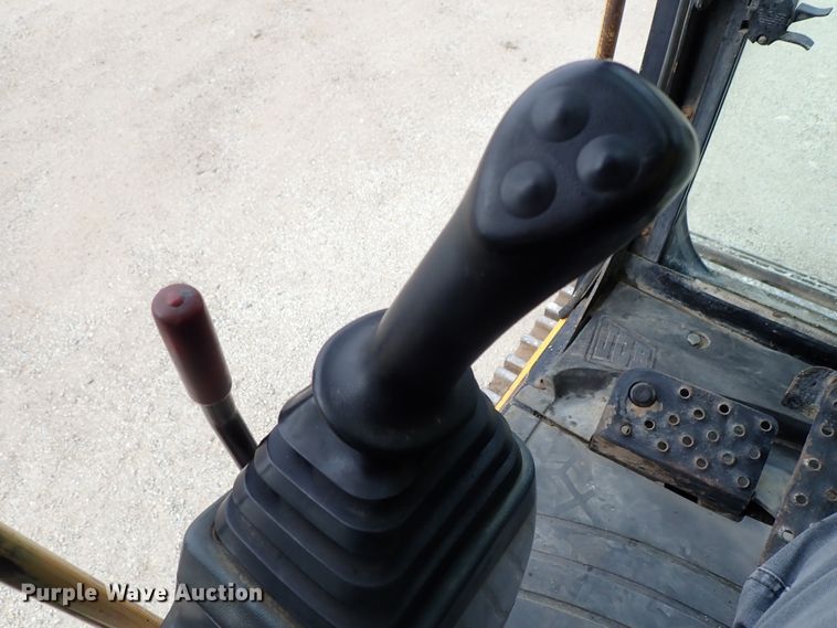 image for item DB7554 1999 JCB JS330L excavator