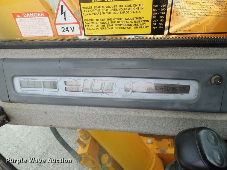 image for item DB7554 1999 JCB JS330L excavator