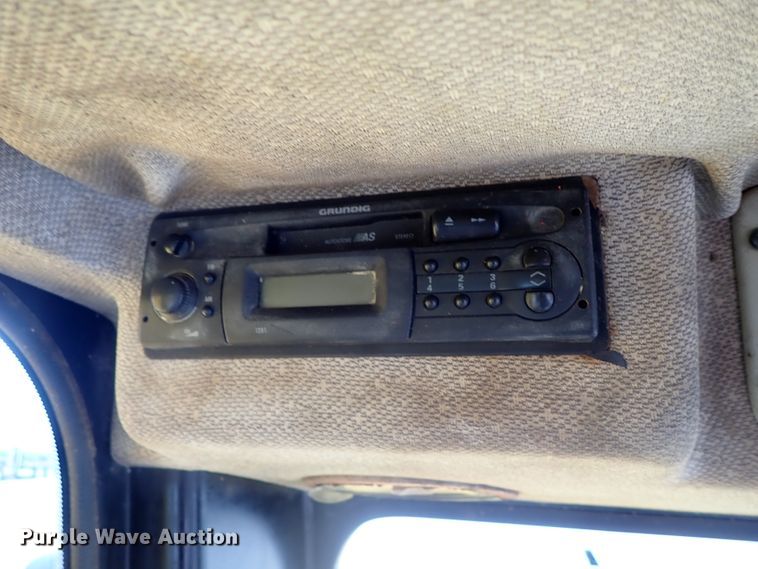 image for item DB7554 1999 JCB JS330L excavator