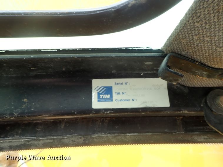 image for item DB7554 1999 JCB JS330L excavator