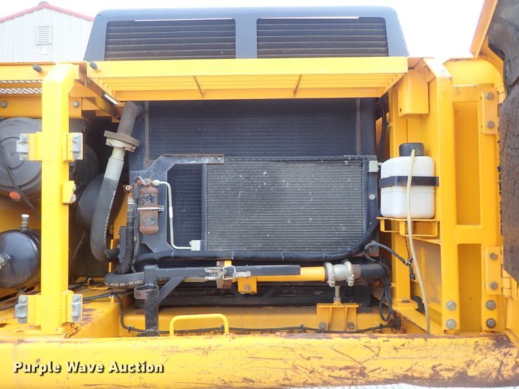 image for item DB7554 1999 JCB JS330L excavator