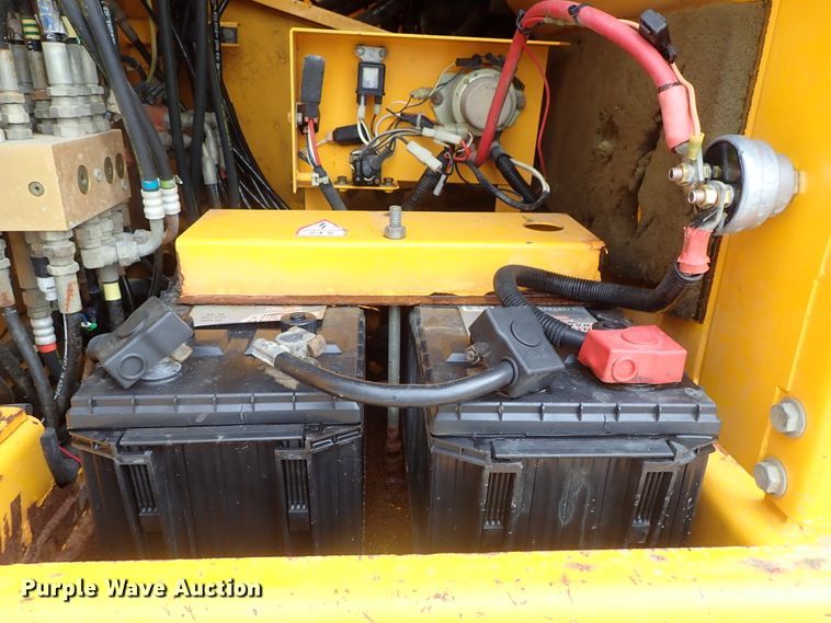 image for item DB7554 1999 JCB JS330L excavator