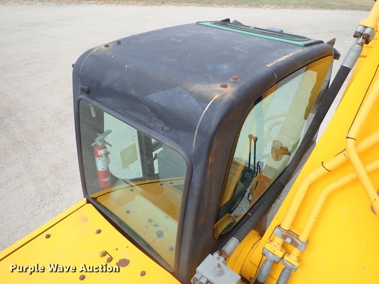 image for item DB7554 1999 JCB JS330L excavator