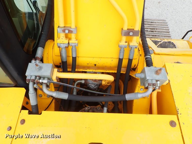 image for item DB7554 1999 JCB JS330L excavator