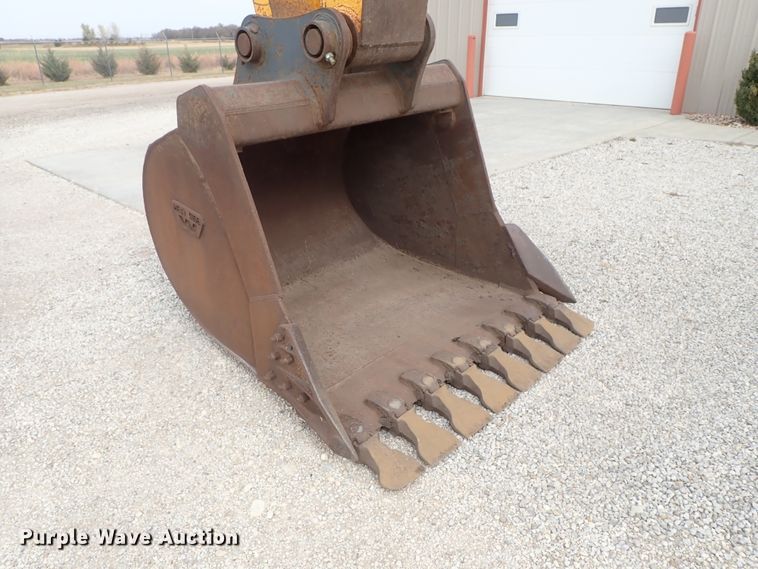 image for item DB7554 1999 JCB JS330L excavator