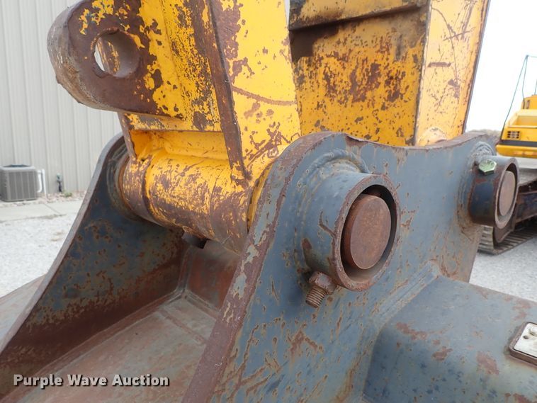 image for item DB7554 1999 JCB JS330L excavator