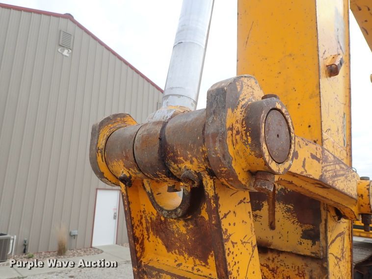 image for item DB7554 1999 JCB JS330L excavator