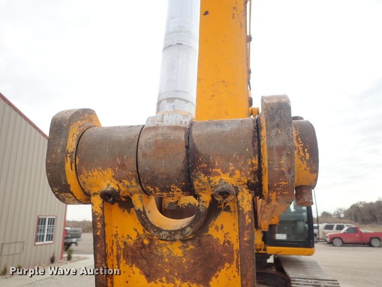 image for item DB7554 1999 JCB JS330L excavator