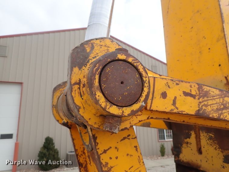 image for item DB7554 1999 JCB JS330L excavator