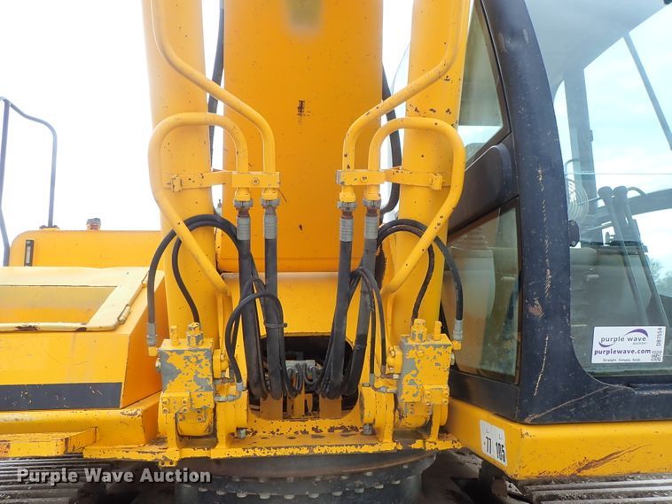 image for item DB7554 1999 JCB JS330L excavator