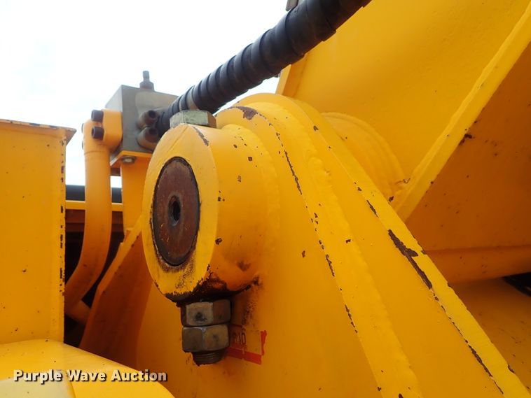 image for item DB7554 1999 JCB JS330L excavator