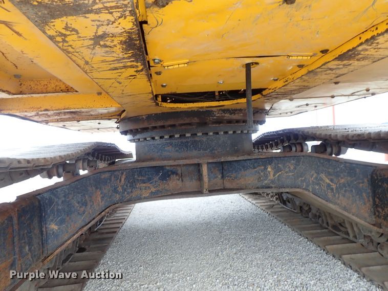 image for item DB7554 1999 JCB JS330L excavator