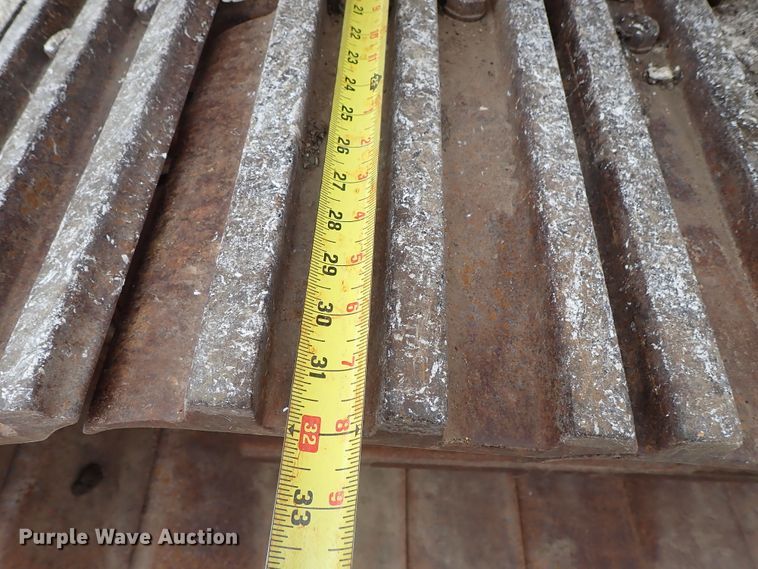 image for item DB7554 1999 JCB JS330L excavator