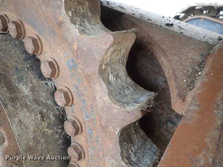 image for item DB7554 1999 JCB JS330L excavator