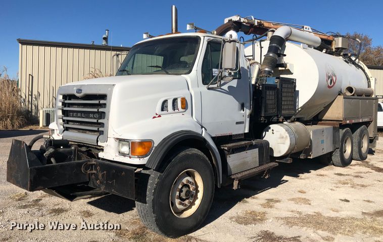 image for item DB7560 2003 Sterling L-Line vacuum truck