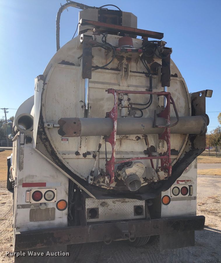 image for item DB7560 2003 Sterling L-Line vacuum truck