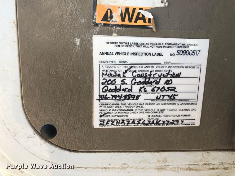 image for item DB7560 2003 Sterling L-Line vacuum truck