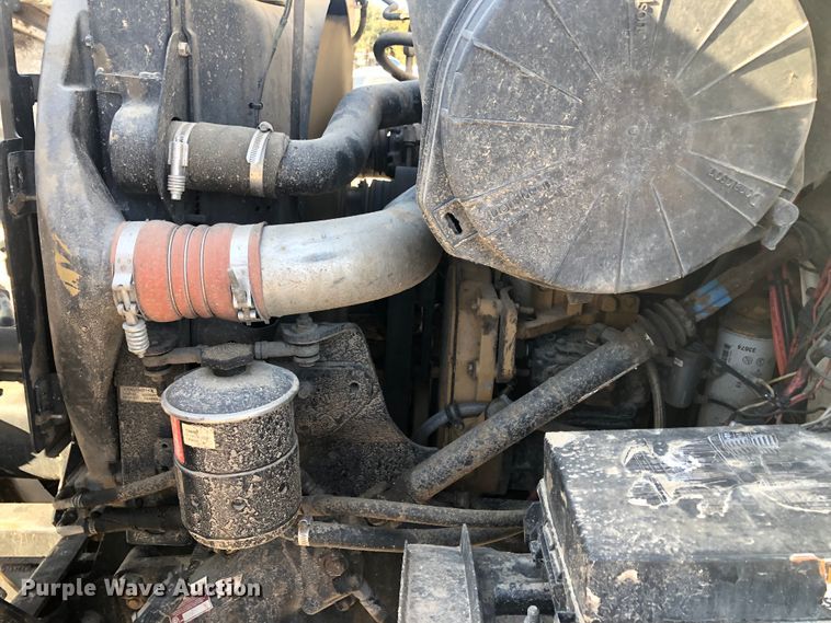 image for item DB7560 2003 Sterling L-Line vacuum truck