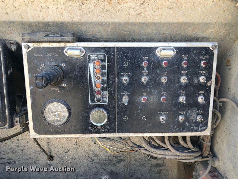 image for item DB7560 2003 Sterling L-Line vacuum truck