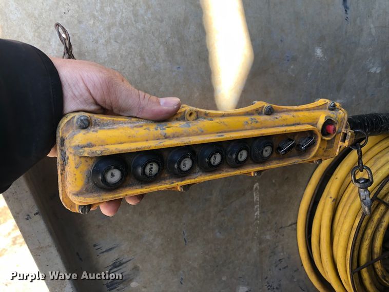 image for item DB7560 2003 Sterling L-Line vacuum truck