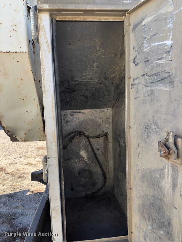 image for item DB7560 2003 Sterling L-Line vacuum truck