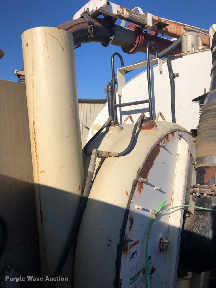 image for item DB7560 2003 Sterling L-Line vacuum truck