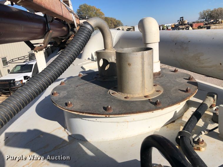 image for item DB7560 2003 Sterling L-Line vacuum truck