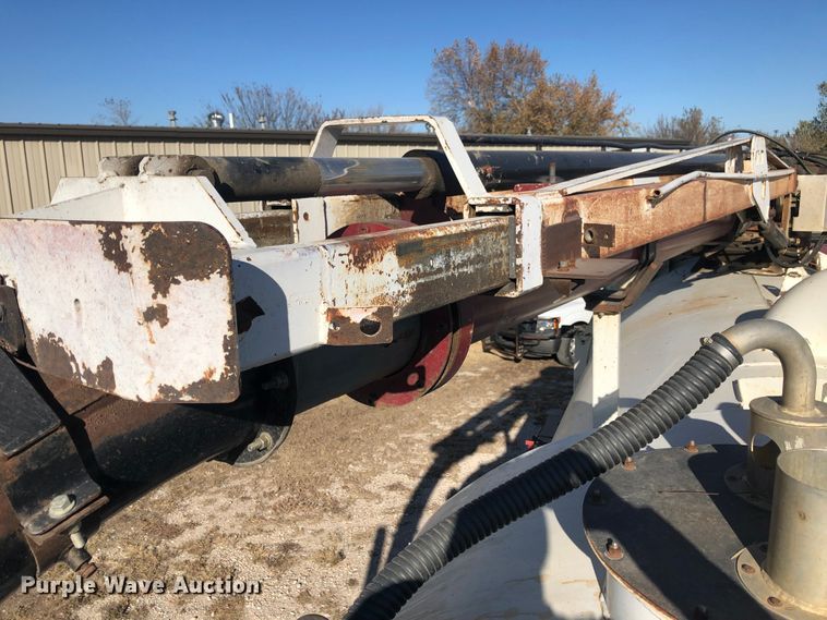 image for item DB7560 2003 Sterling L-Line vacuum truck