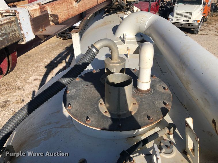 image for item DB7560 2003 Sterling L-Line vacuum truck