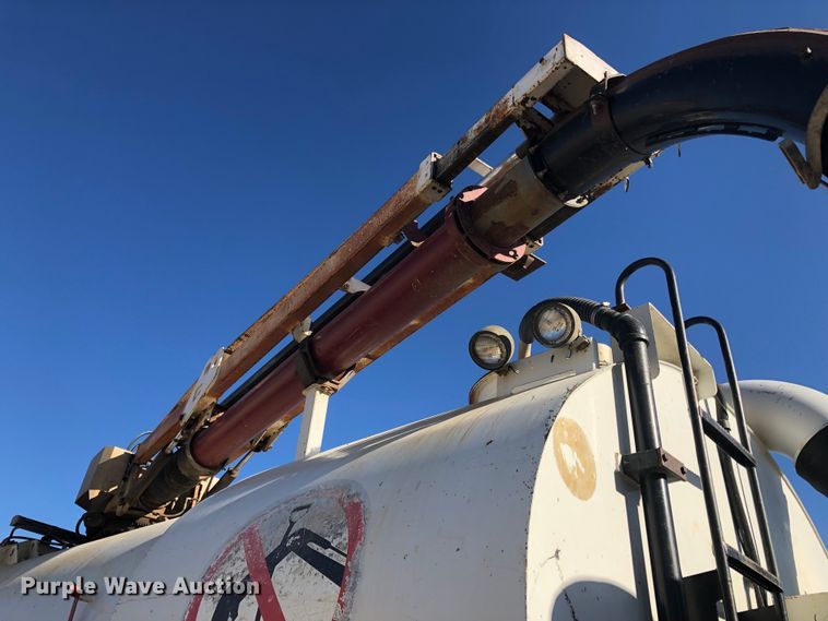 image for item DB7560 2003 Sterling L-Line vacuum truck