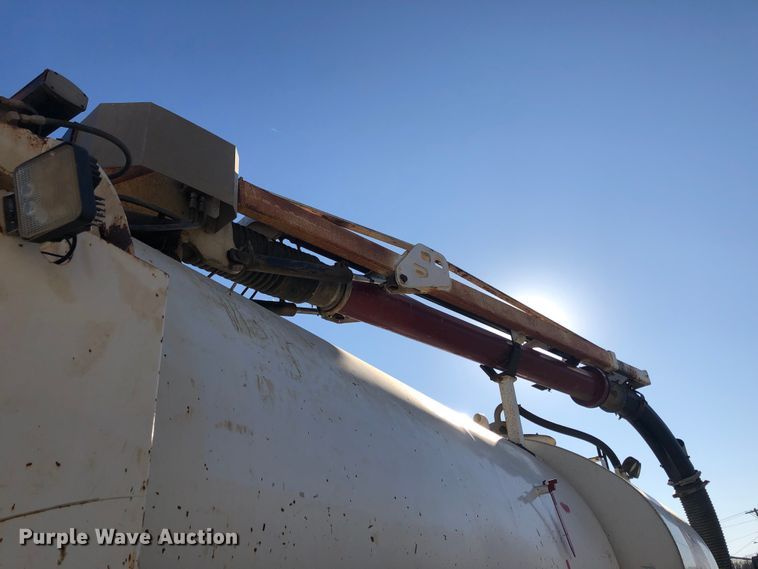 image for item DB7560 2003 Sterling L-Line vacuum truck