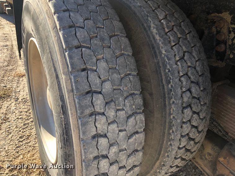 image for item DB7560 2003 Sterling L-Line vacuum truck