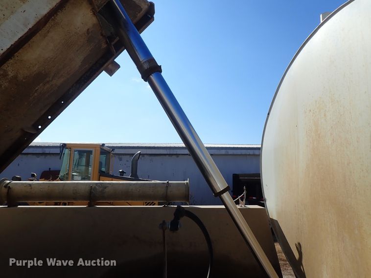 image for item DB7560 2003 Sterling L-Line vacuum truck