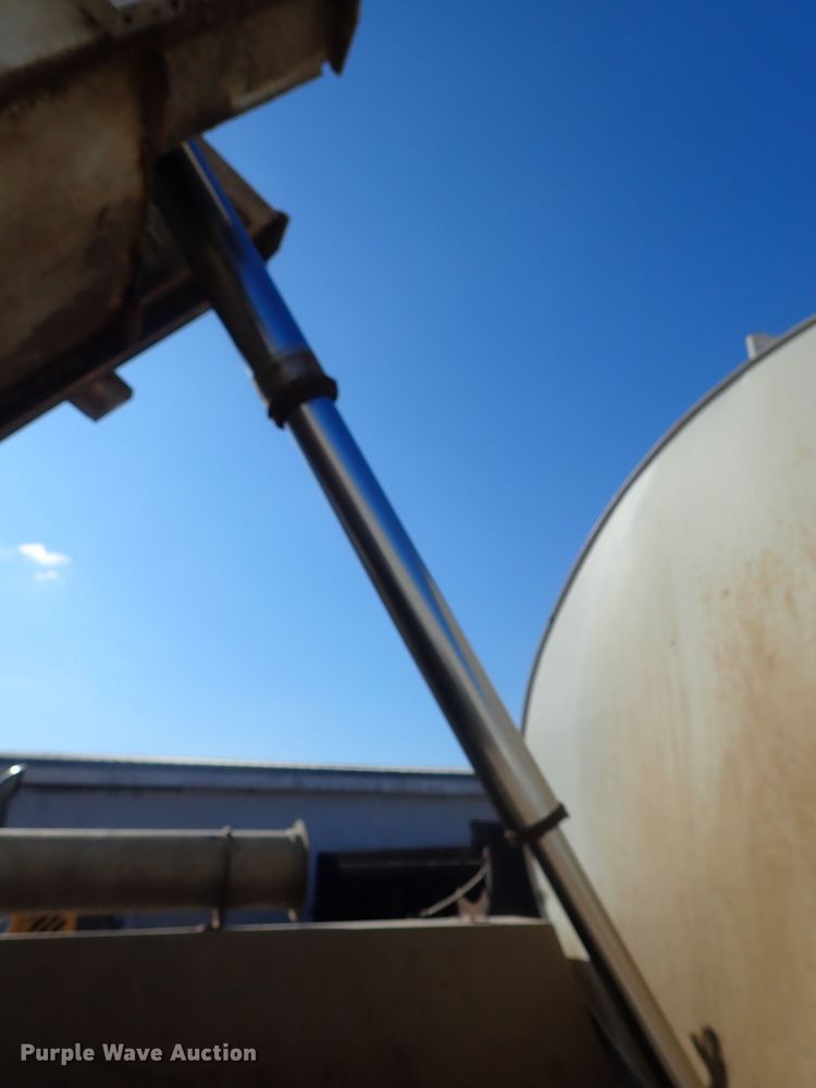 image for item DB7560 2003 Sterling L-Line vacuum truck