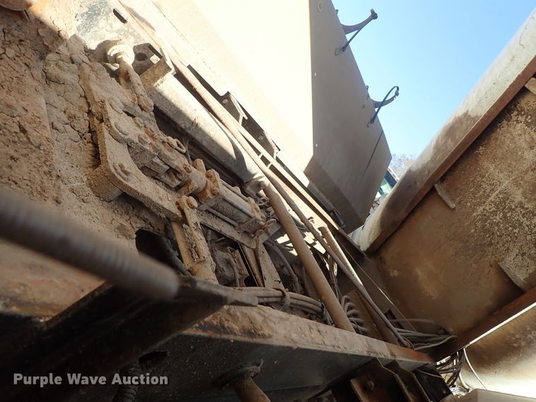 image for item DB7560 2003 Sterling L-Line vacuum truck