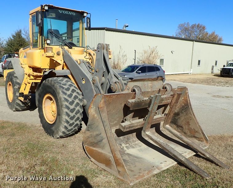 image for item DB7561 2004 Volvo L90E wheel loader