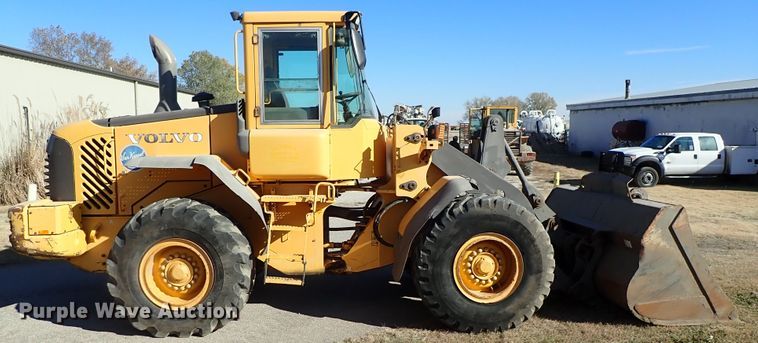 image for item DB7561 2004 Volvo L90E wheel loader