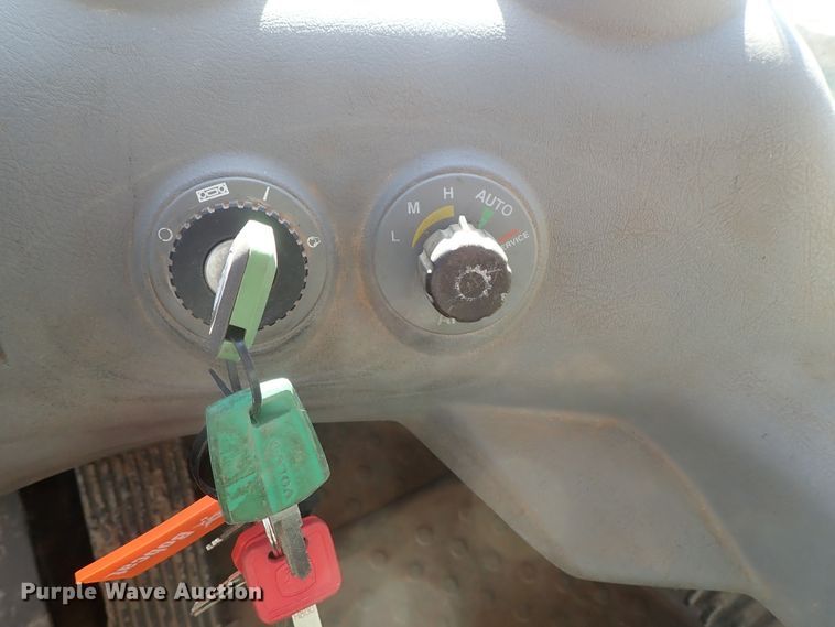 image for item DB7561 2004 Volvo L90E wheel loader