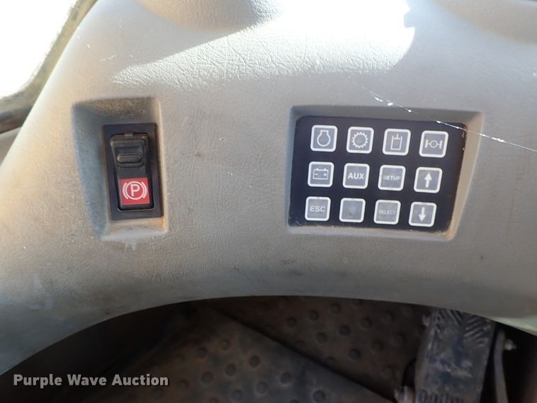 image for item DB7561 2004 Volvo L90E wheel loader