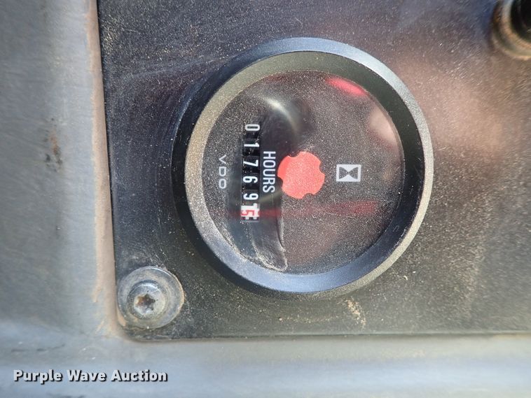 image for item DB7561 2004 Volvo L90E wheel loader