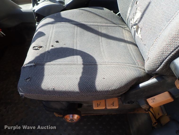 image for item DB7561 2004 Volvo L90E wheel loader