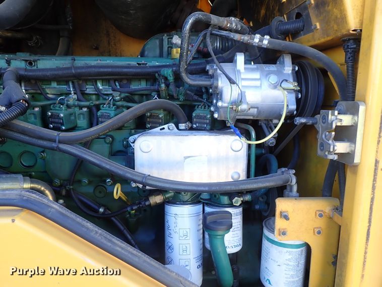 image for item DB7561 2004 Volvo L90E wheel loader