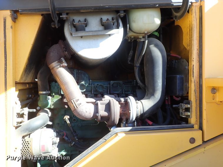 image for item DB7561 2004 Volvo L90E wheel loader