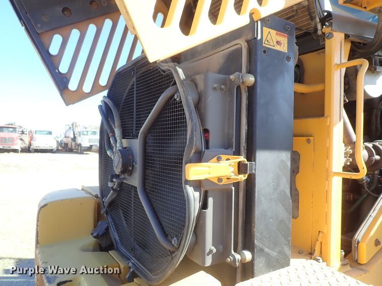 image for item DB7561 2004 Volvo L90E wheel loader